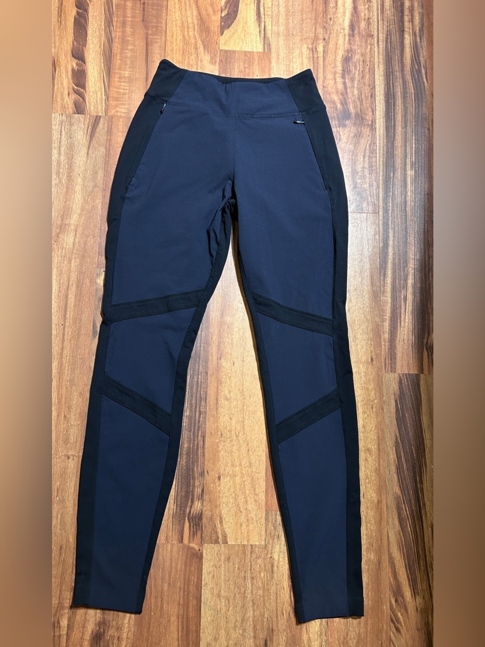 Athleta Highline Hybrid Summiter Tight Legging